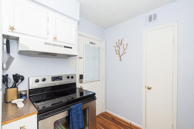 3535 Nasa Rd 1 Parkway 13, Seabrook, TX 77586