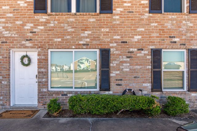 3535 Nasa Rd 1 Parkway 13, Seabrook, TX 77586