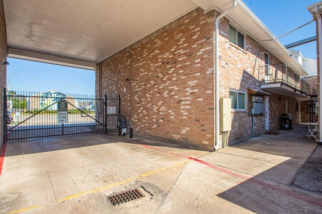 3535 Nasa Rd 1 Parkway 13, Seabrook, TX 77586