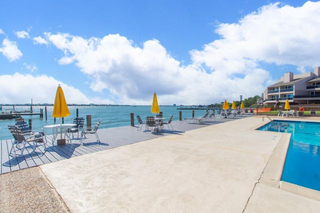 3535 Nasa Rd 1 Parkway 13, Seabrook, TX 77586