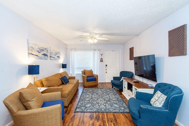 3535 Nasa Rd 1 Parkway 13, Seabrook, TX 77586