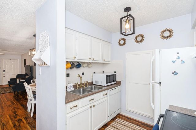 3535 Nasa Rd 1 Parkway 13, Seabrook, TX 77586