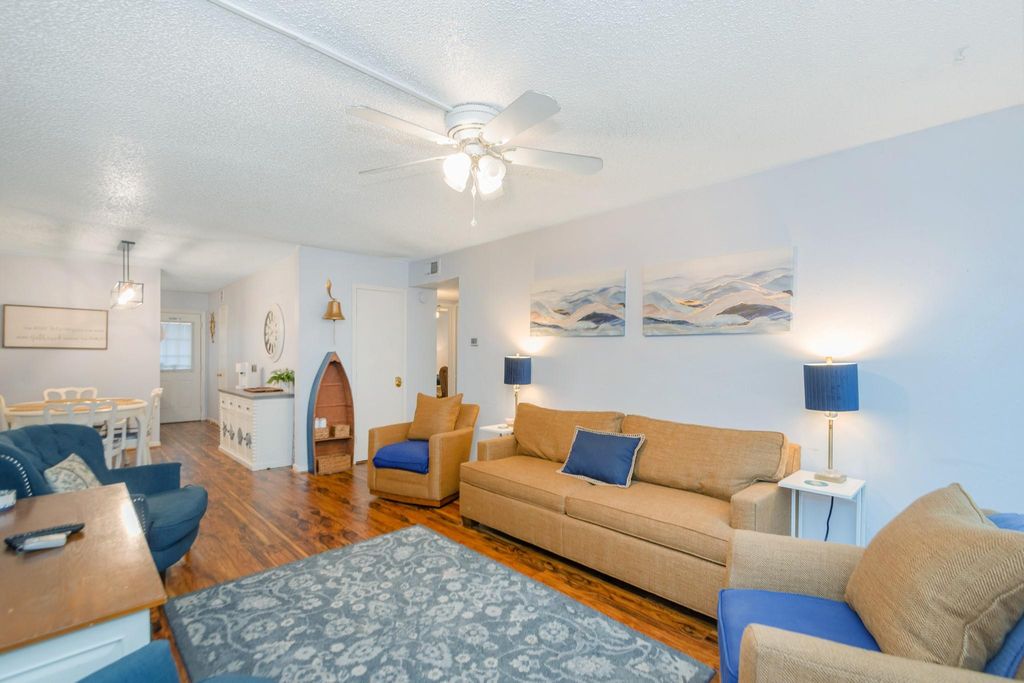 3535 Nasa Rd 1 Parkway 13, Seabrook, TX 77586