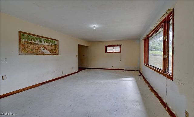 3265 Yorkview Road SW, New Philadelphia, OH 44663