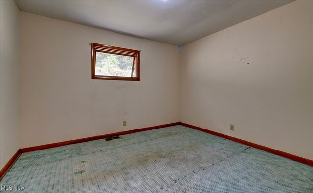 3265 Yorkview Road SW, New Philadelphia, OH 44663