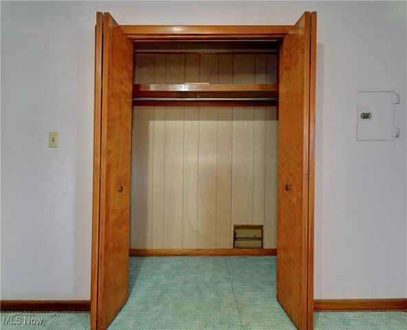 3265 Yorkview Road SW, New Philadelphia, OH 44663