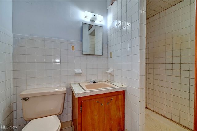 3265 Yorkview Road SW, New Philadelphia, OH 44663