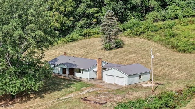 3265 Yorkview Road SW, New Philadelphia, OH 44663