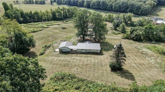 3265 Yorkview Road SW, New Philadelphia, OH 44663