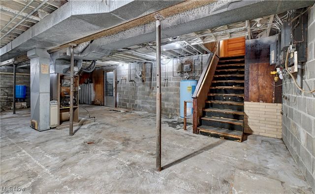 3265 Yorkview Road SW, New Philadelphia, OH 44663