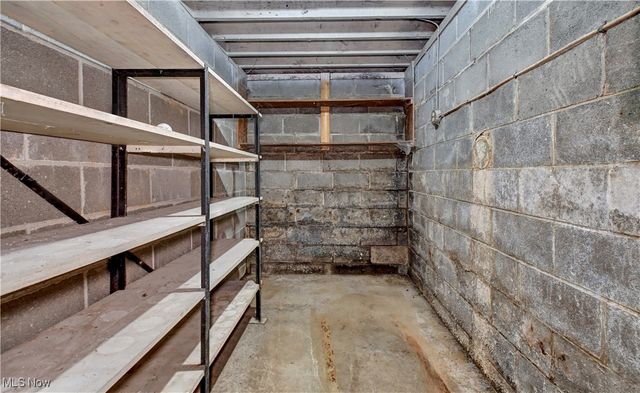 3265 Yorkview Road SW, New Philadelphia, OH 44663