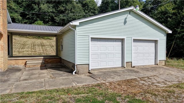 3265 Yorkview Road SW, New Philadelphia, OH 44663