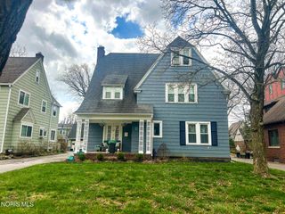 3319 Darlington Road, Ottawa Hills, OH 43606