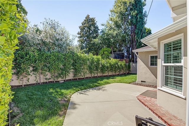 18220 Clark Street, Tarzana, CA 91356