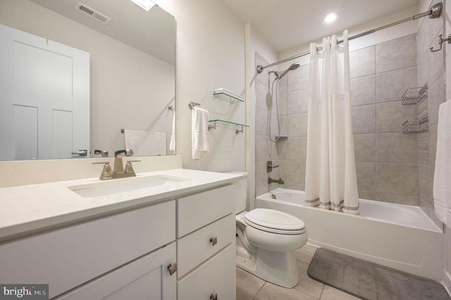 95 HEMPSTEAD DR, Newark, DE 19702