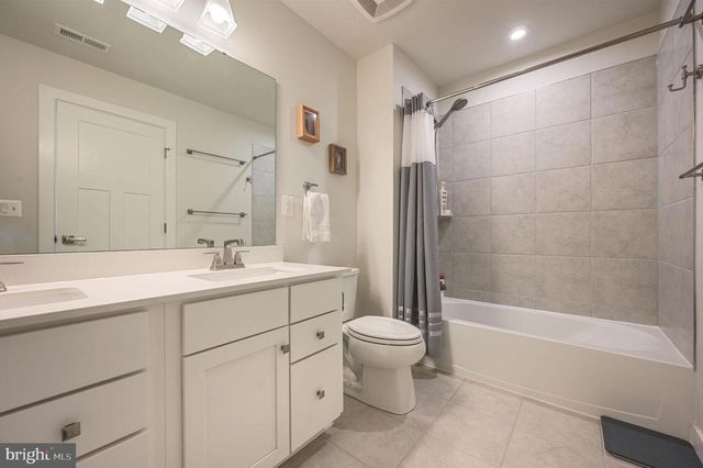 95 HEMPSTEAD DR, Newark, DE 19702