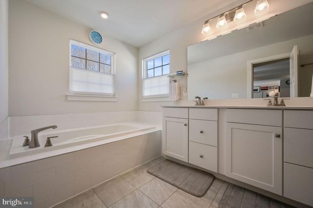 95 HEMPSTEAD DR, Newark, DE 19702