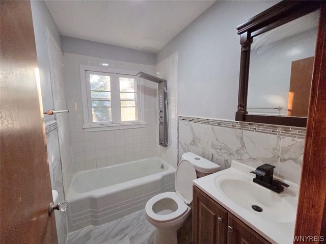 6 Palos Place, Buffalo, NY 14215