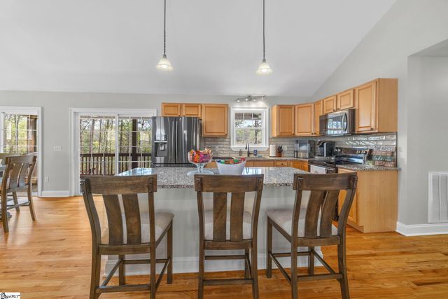 143 W Waters Edge Lane, West Union, SC 29696