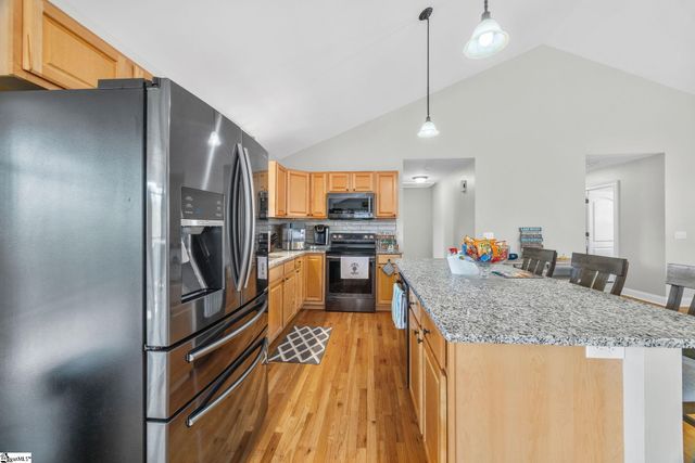 143 W Waters Edge Lane, West Union, SC 29696