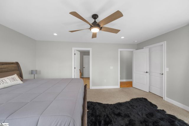 143 W Waters Edge Lane, West Union, SC 29696