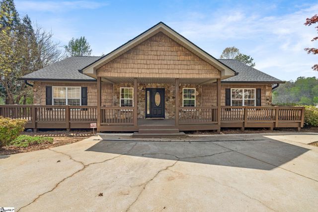 143 W Waters Edge Lane, West Union, SC 29696