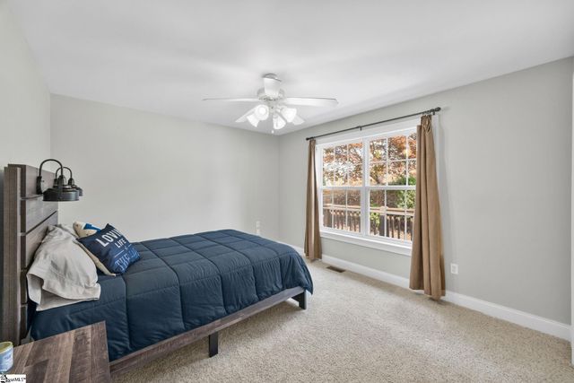 143 W Waters Edge Lane, West Union, SC 29696