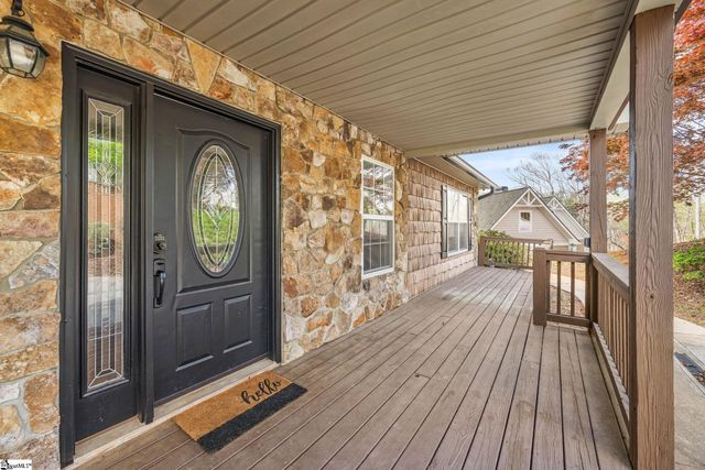 143 W Waters Edge Lane, West Union, SC 29696