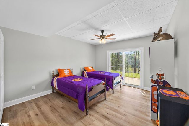 143 W Waters Edge Lane, West Union, SC 29696
