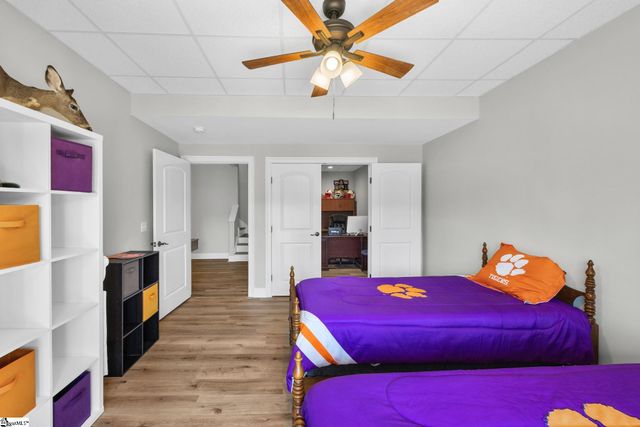 143 W Waters Edge Lane, West Union, SC 29696