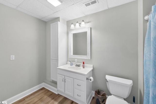 143 W Waters Edge Lane, West Union, SC 29696