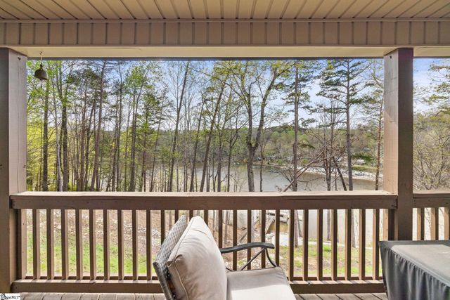 143 W Waters Edge Lane, West Union, SC 29696