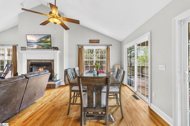 143 W Waters Edge Lane, West Union, SC 29696