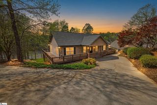 143 W Waters Edge Lane, West Union, SC 29696
