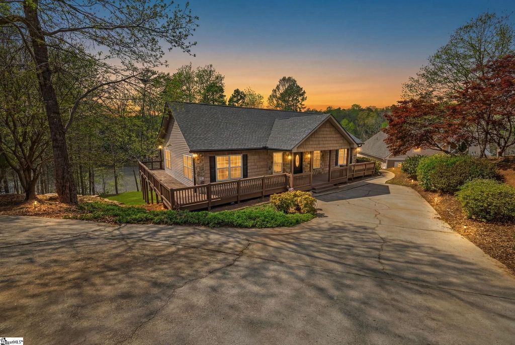 143 W Waters Edge Lane, West Union, SC 29696