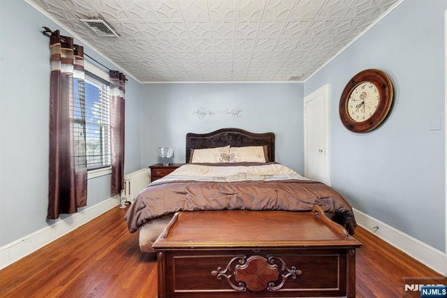 81 Vreeland Avenue, Midland Park, NJ 07432