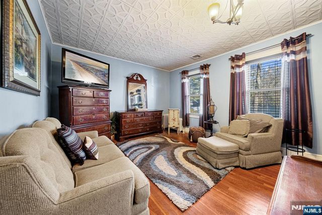 81 Vreeland Avenue, Midland Park, NJ 07432