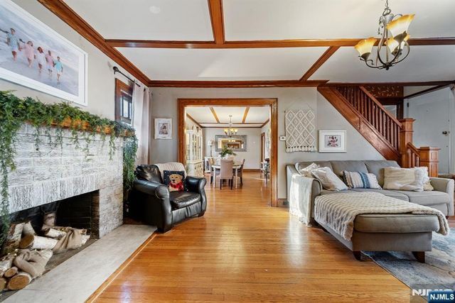 81 Vreeland Avenue, Midland Park, NJ 07432