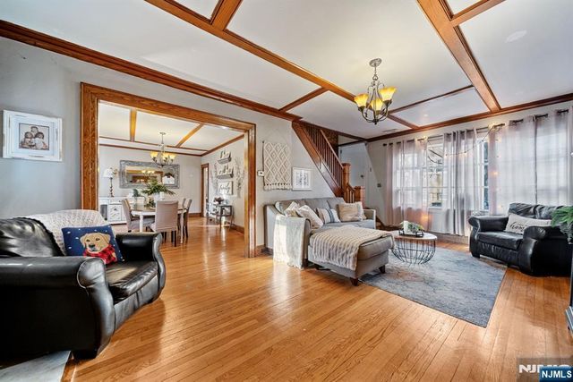 81 Vreeland Avenue, Midland Park, NJ 07432