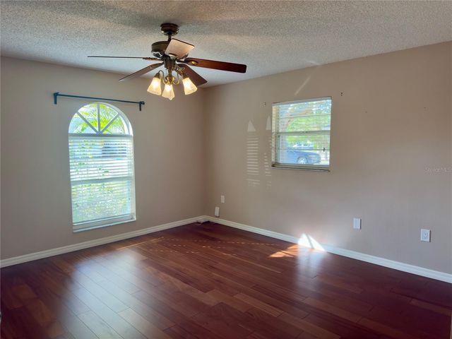 5805 HELEN WAY, Sarasota, FL 34243