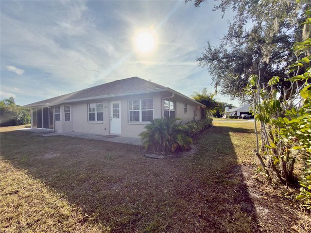 5805 HELEN WAY, Sarasota, FL 34243