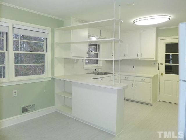 1111 Roosevelt Drive, Chapel Hill, NC 27514