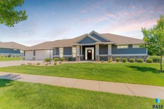 512 S Red Spruce Ave, Sioux Falls, SD 57110