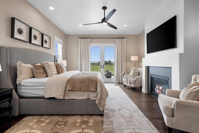 707 BLACKBERRY COURT, Hobart, WI 54155