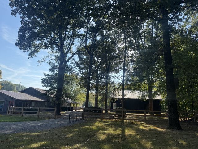 1382 Cavern Ct, Clarksville, TN 37043