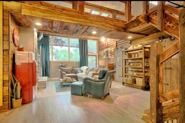 1382 Cavern Ct, Clarksville, TN 37043