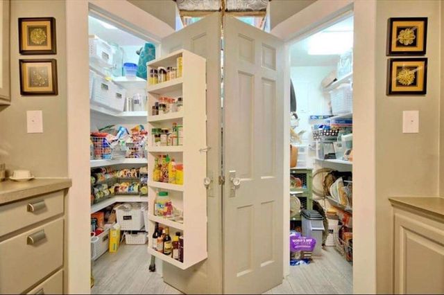 1382 Cavern Ct, Clarksville, TN 37043