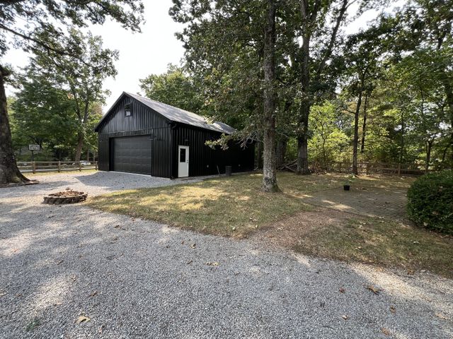 1382 Cavern Ct, Clarksville, TN 37043