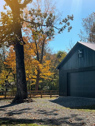 1382 Cavern Ct, Clarksville, TN 37043