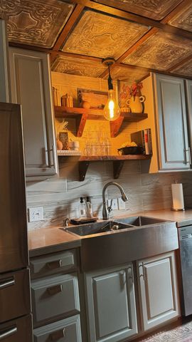 1382 Cavern Ct, Clarksville, TN 37043